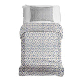 Set de ropa de cama con mantas terapéuticas blancas con delicadas formas azules