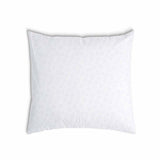 Almohada de salud blanca con delicadas estrellas