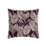 Almohada de salud negra con hojas moradas