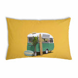 Almohada de salud amarilla con autobús