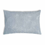 Almohada de salud gris con copos de nieve