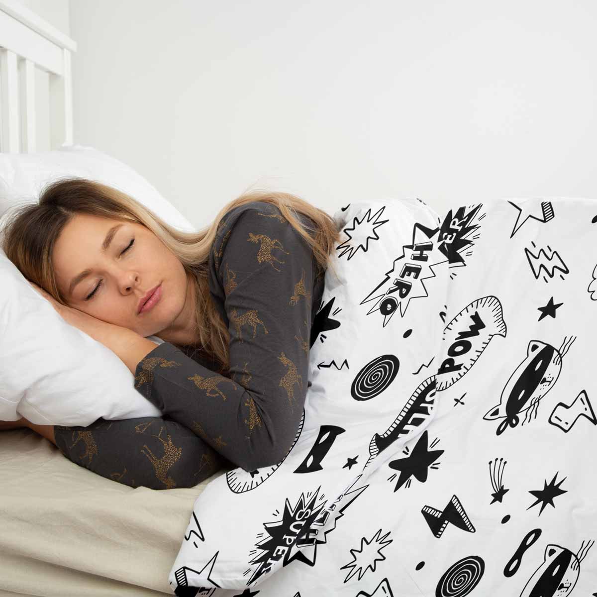 Juego de ropa de cama para terapia con mantas blancas con superhéroes