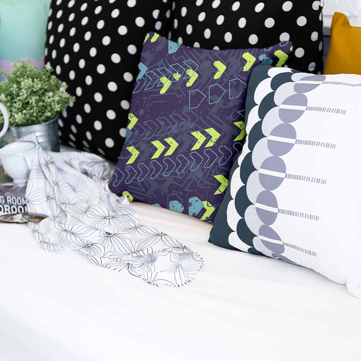 Almohada de salud azul oscuro con flechas