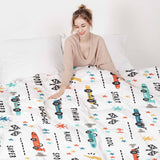 Juego de ropa de cama con manta terapéutica blanca con coches de carreras