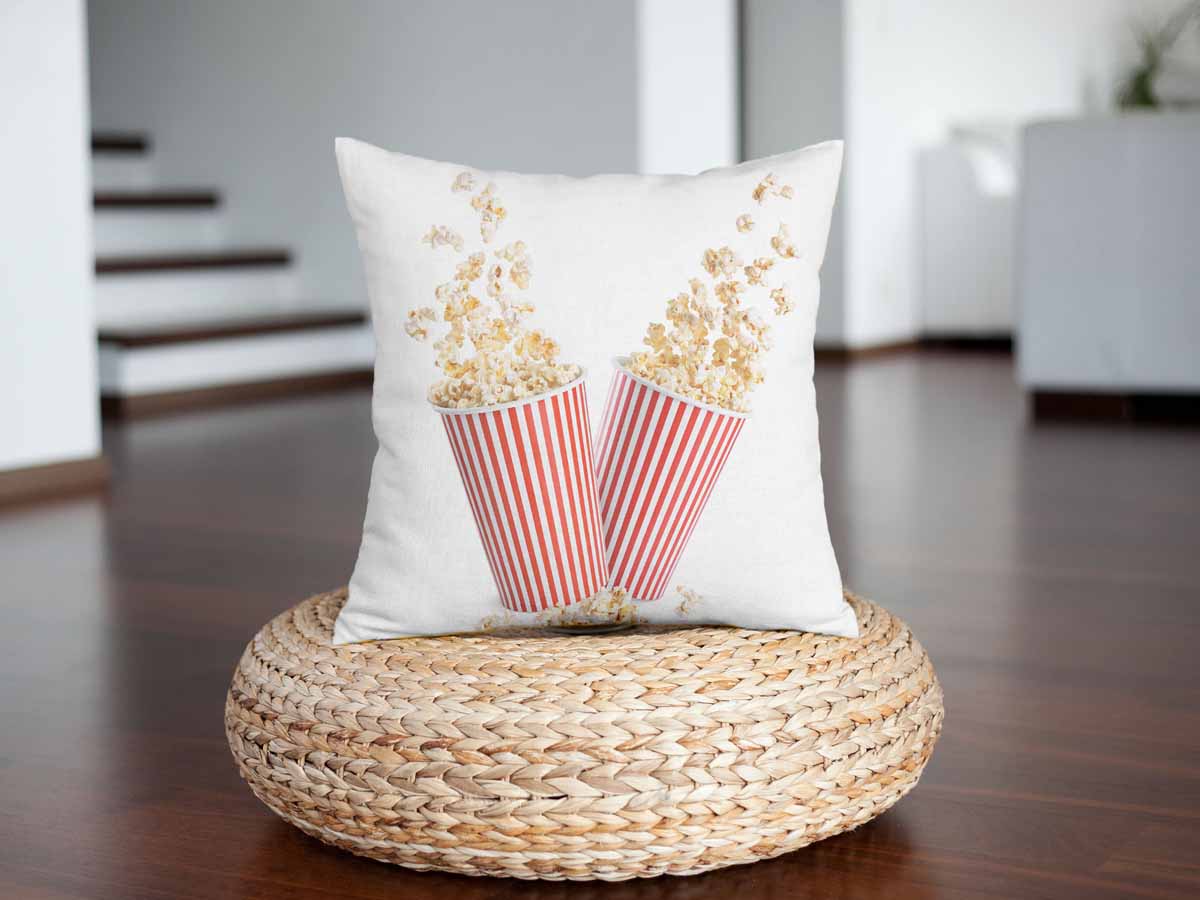 Almohada de salud blanca con palomitas de maíz