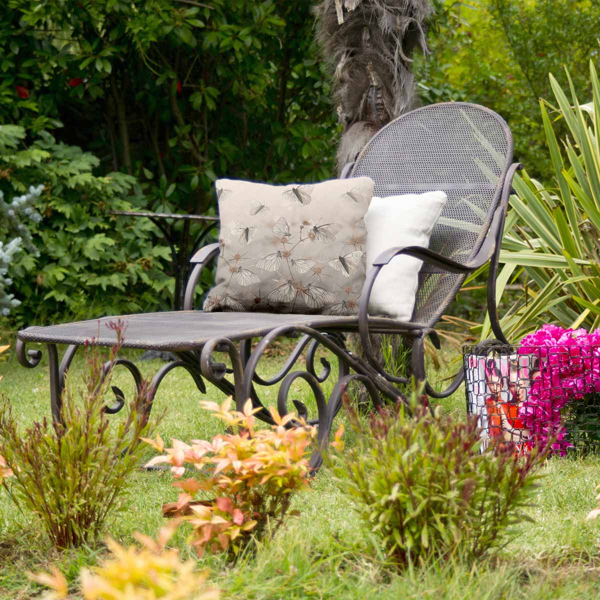 Almohada de salud beige con polillas