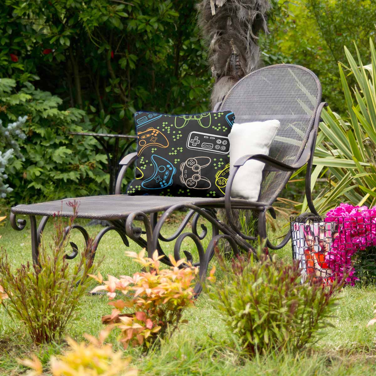 Almohada de salud negra con consolas de juegos