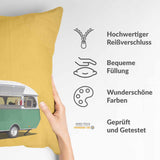 Almohada de salud amarilla con autobús