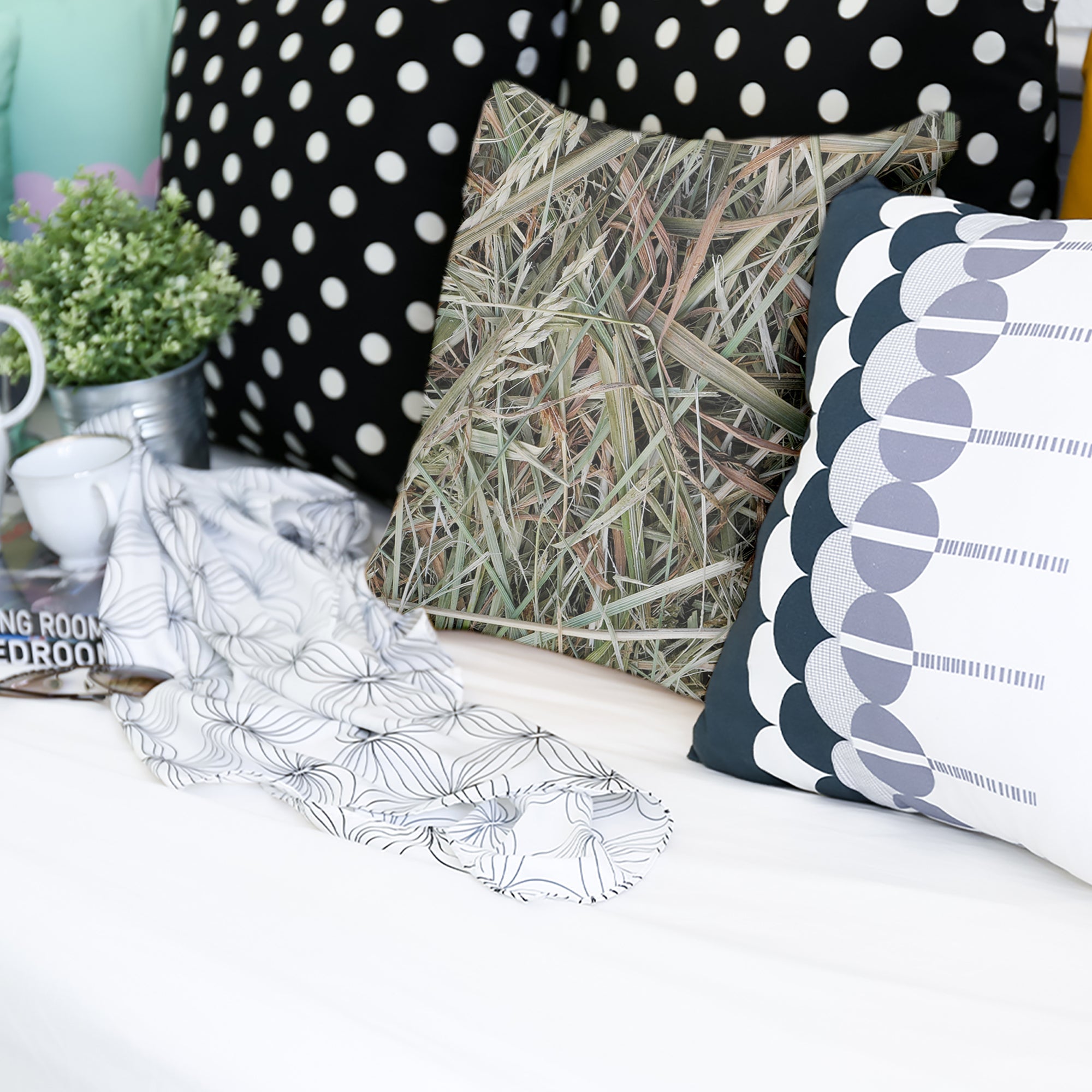 Almohada de salud blanca con paja