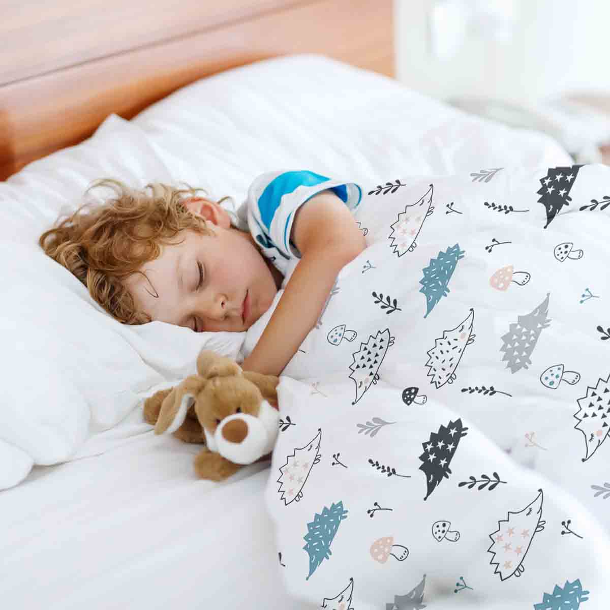Set de ropa de cama con manta terapéutica blanca con erizo