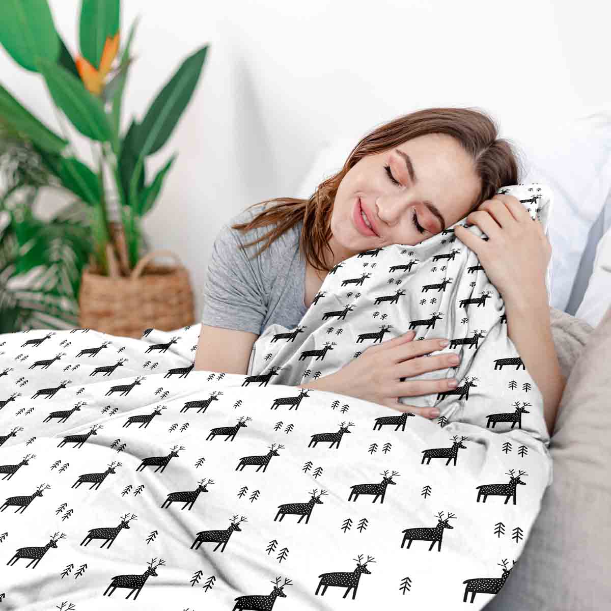 Juego de ropa de cama con manta terapéutica blanca con renos