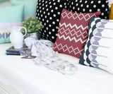 Almohada de salud con patrón navideño rojo