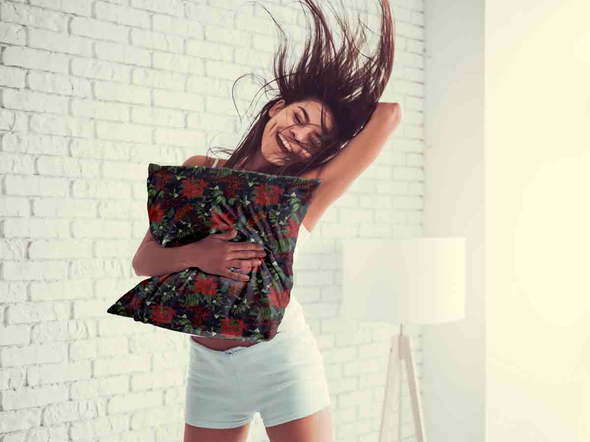 Almohada de salud con flor de Pascua roja