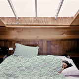 Set de ropa de cama con manta terapéutica verde con abetos