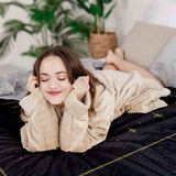Juego de ropa de cama con manta terapéutica negro sol y cosmos