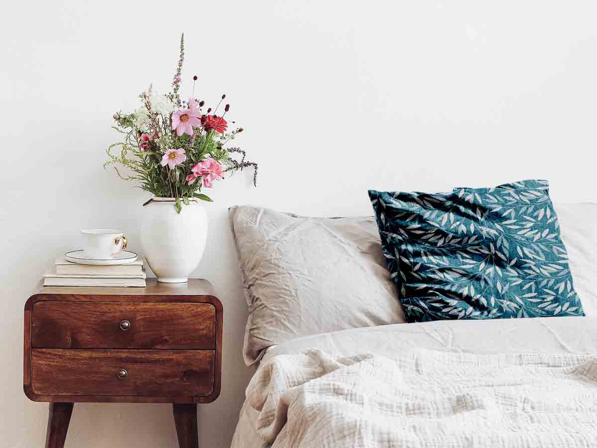 Almohada de salud con ramas azules