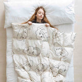 Juego de ropa de cama con manta terapéutica blanca con nubes divertidas