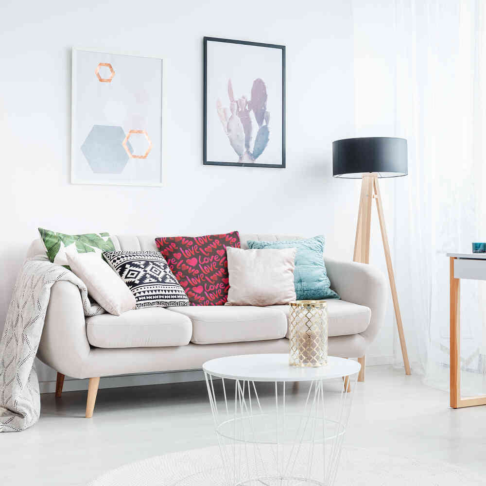 Almohada de salud negra con inscripción Love