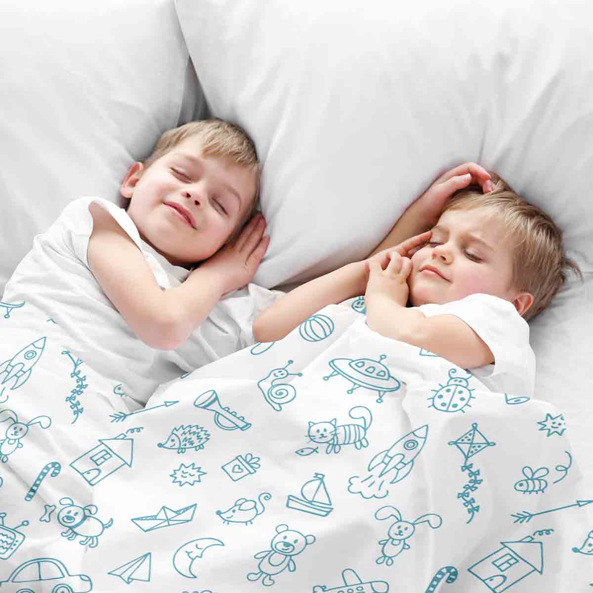 Juego de ropa de cama para terapia con mantas blancas y juguetes