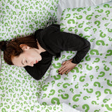 Set de ropa de cama con mantas terapéuticas y signos de interrogación verdes