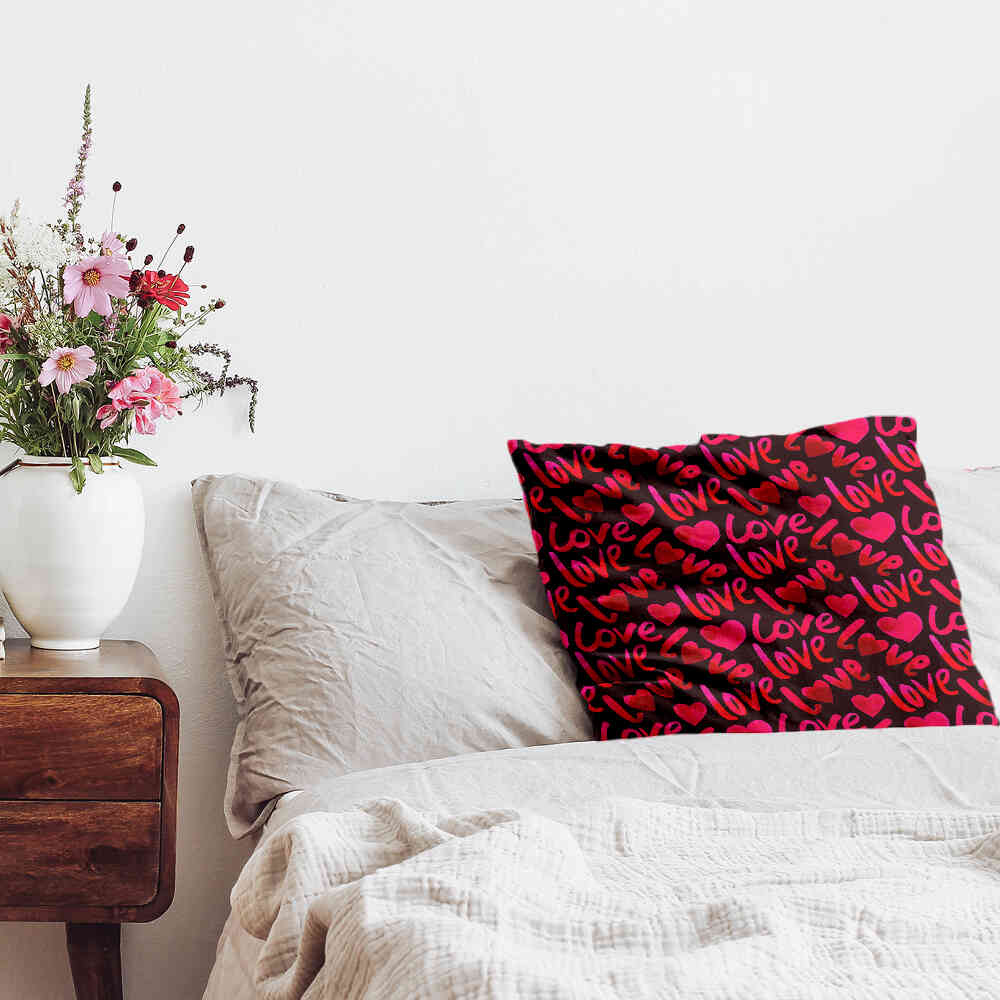 Almohada de salud negra con inscripción Love