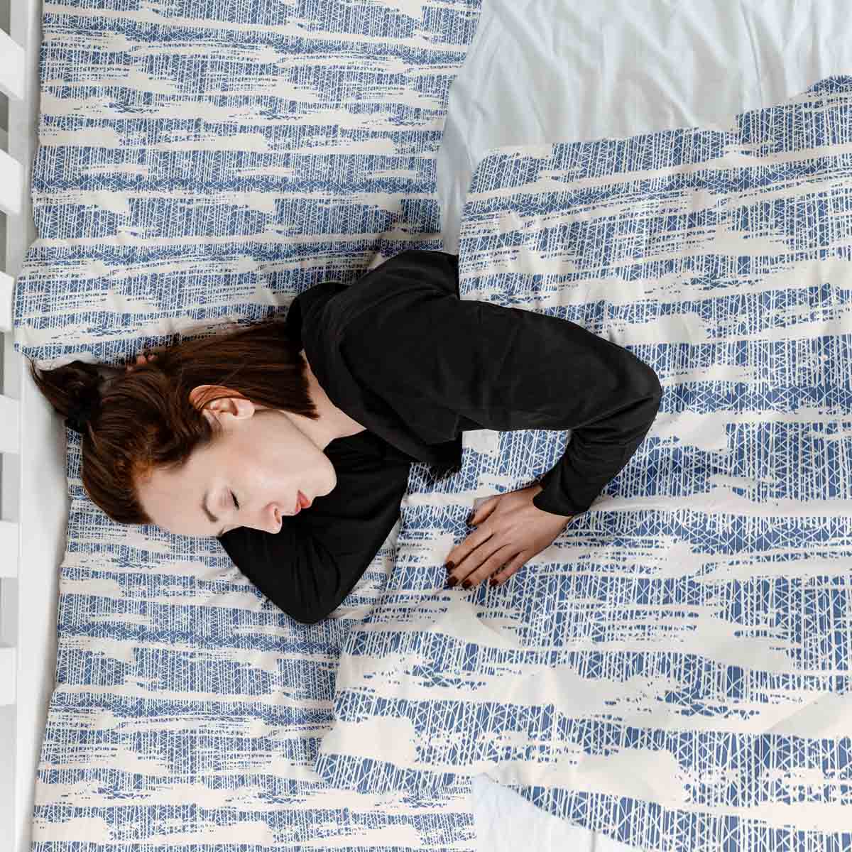 Set de ropa de cama con manta terapéutica y patrón azul