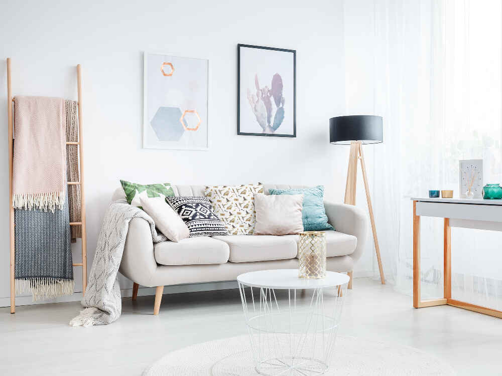 Almohada de salud blanca con búhos