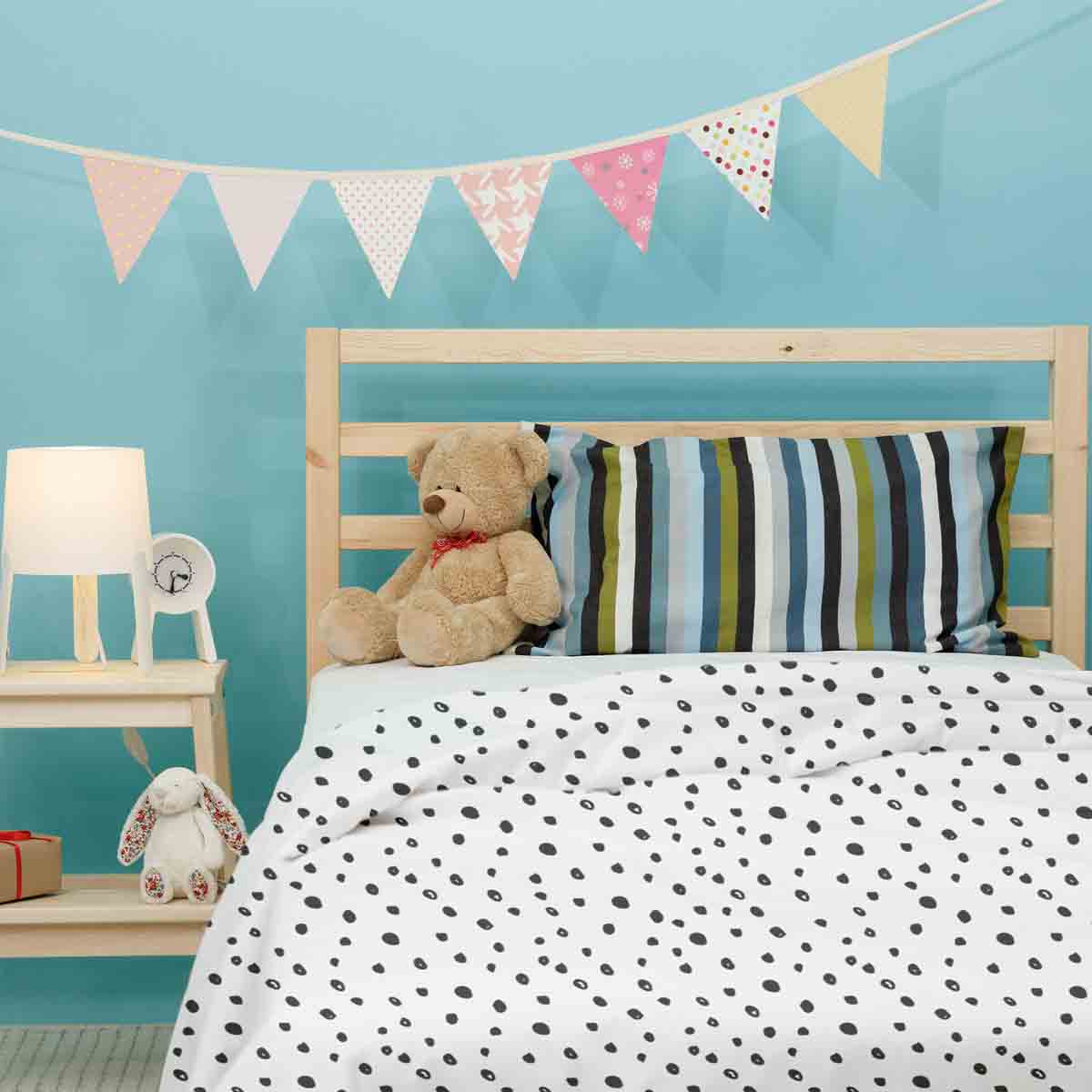 Juego de ropa de cama con manta terapéutica blanca con muchos puntos pequeños