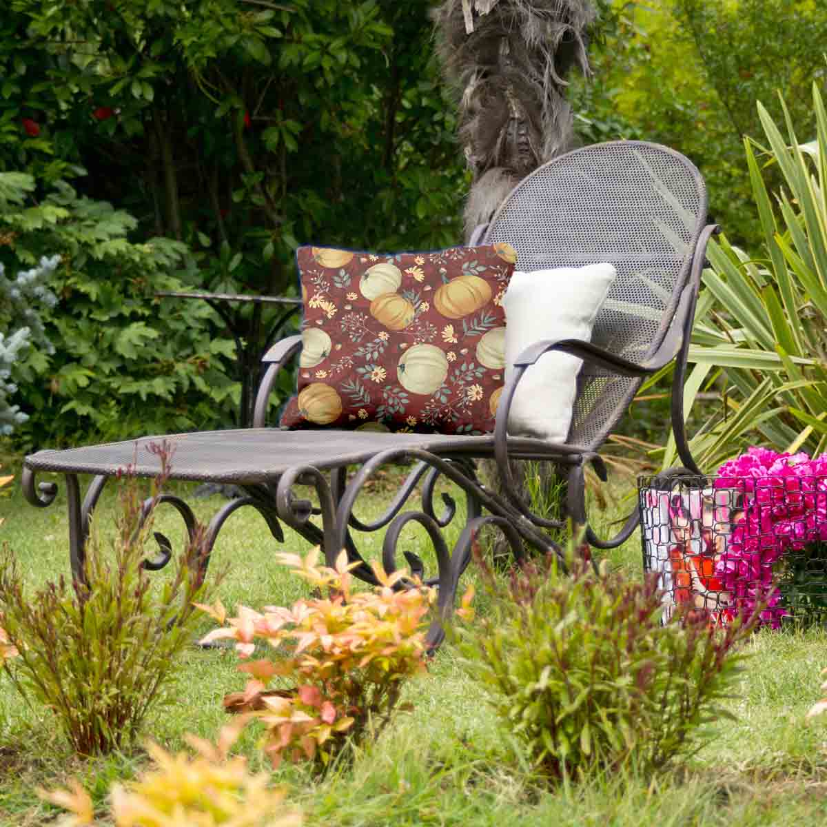 Almohada de salud roja con calabazas