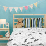 Set de ropa de cama con mantas terapéuticas y autos negros