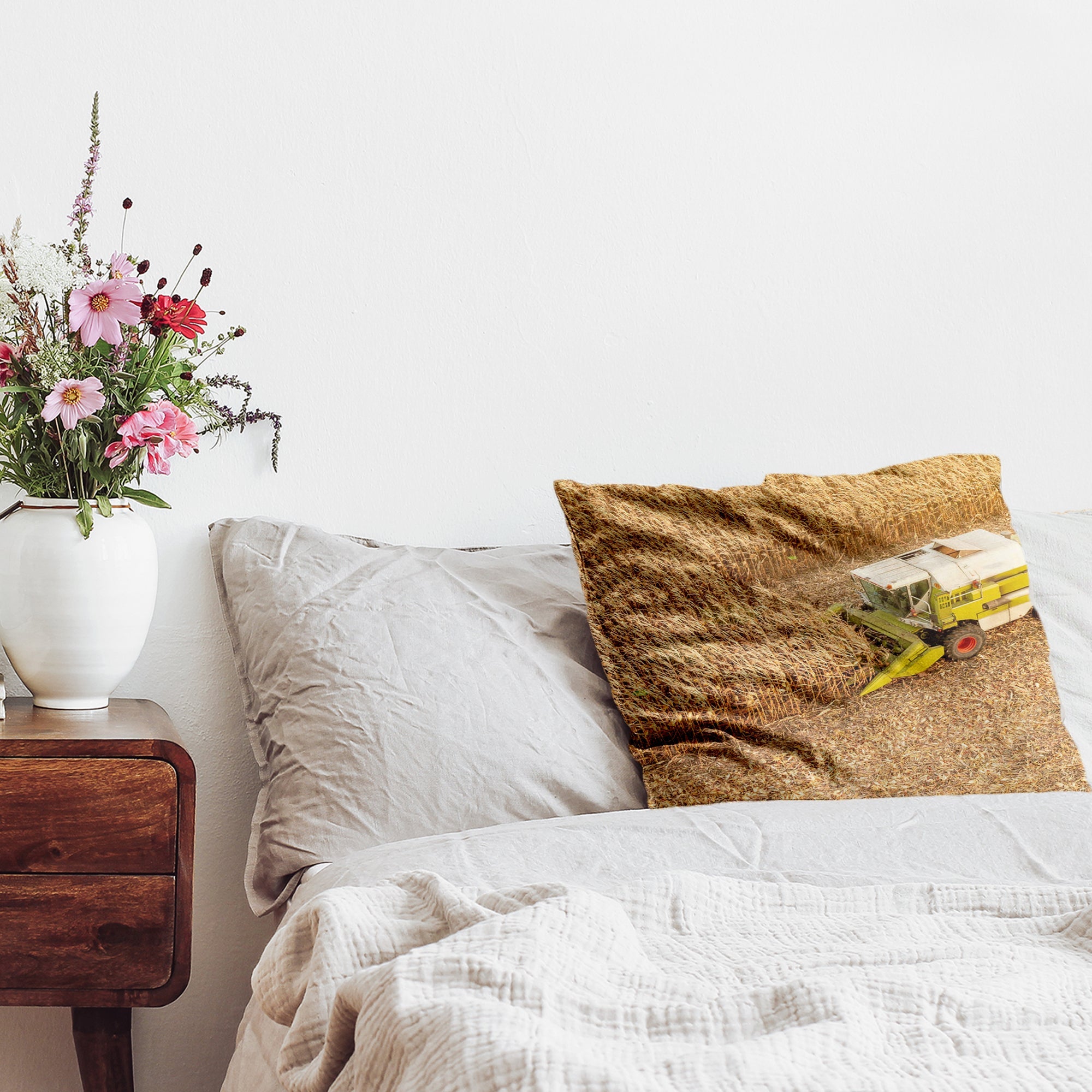 Almohada de salud tractor en el campo