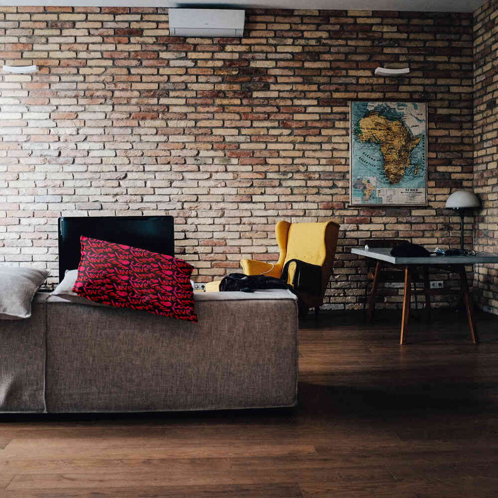 Almohada de salud negra con inscripción Love