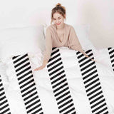 Set de ropa de cama con mantas terapéuticas gris con rayas gruesas y delgadas