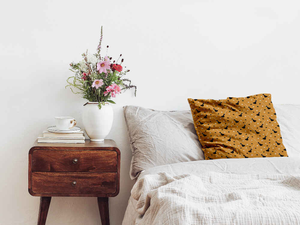 Almohada de salud naranja con escoba de Potter