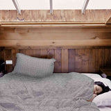 Set de ropa de cama con manta terapéutica gris corazones geométricos