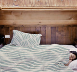 Set de ropa de cama con manta terapéutica ondas abstractas