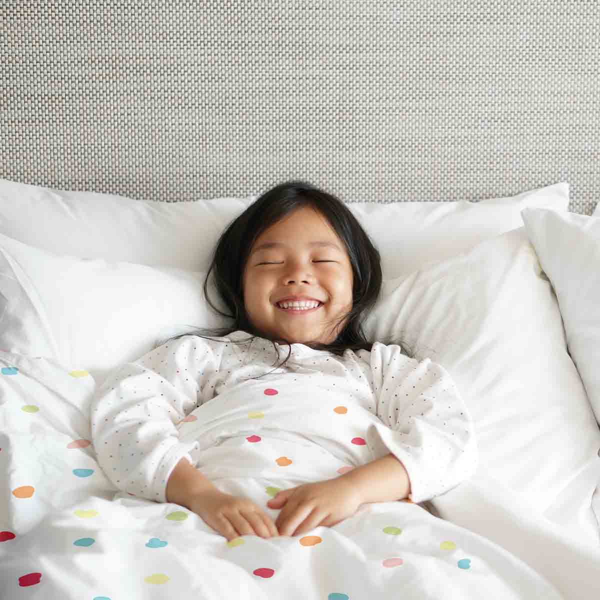 Set de ropa de cama con mantas terapéuticas puntos coloridos