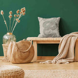Almohada de salud beige con serpiente