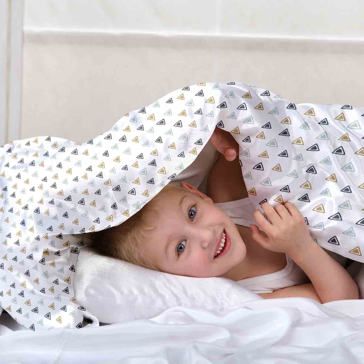 Set de ropa de cama con pequeñas mantas terapéuticas de triángulos