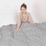 Set de ropa de cama con manta terapéutica gris corazones geométricos
