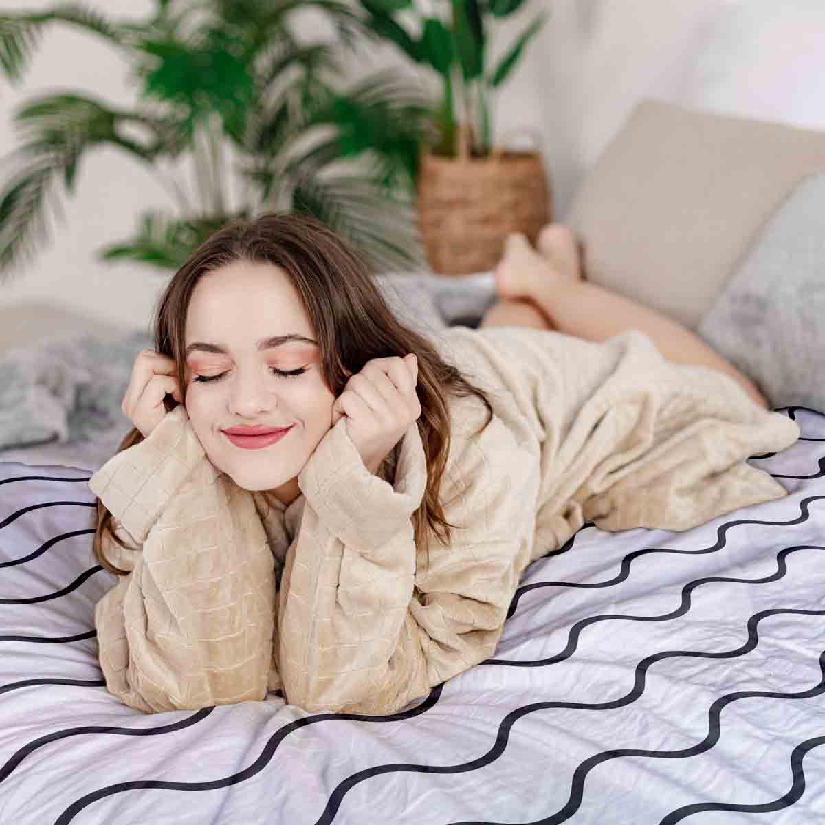 Set de ropa de cama con manta terapéutica ondas gris claro