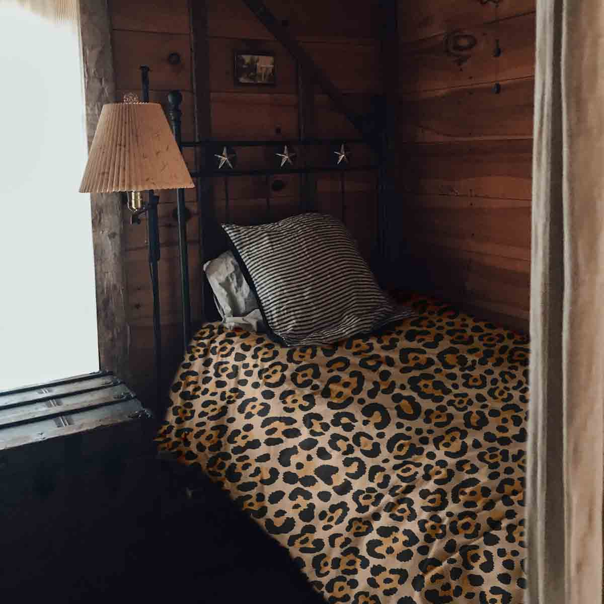 Set de ropa de cama con manta terapéutica estampado de leopardo