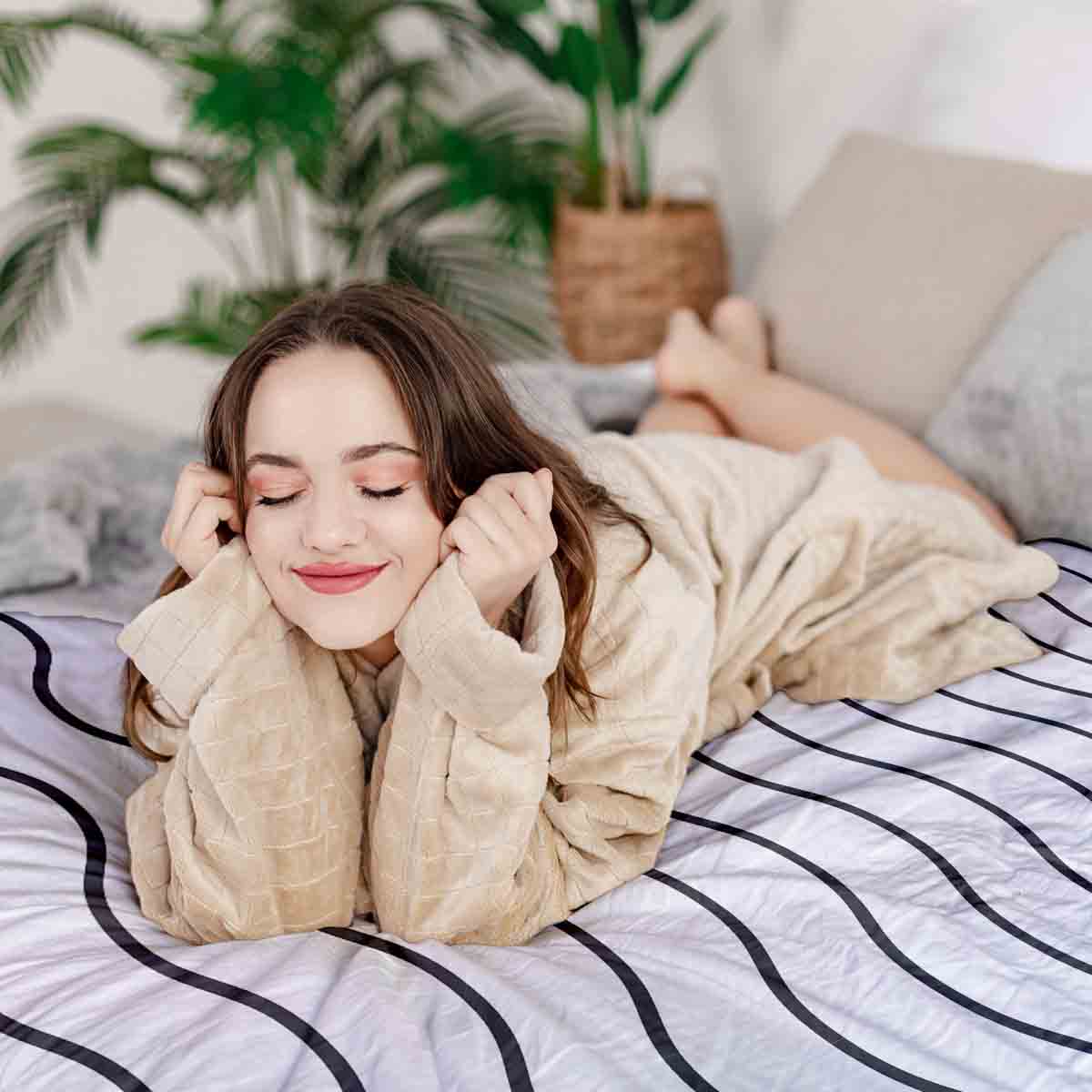 Juego de ropa de cama con manta terapéutica patrón de ondas gris claro