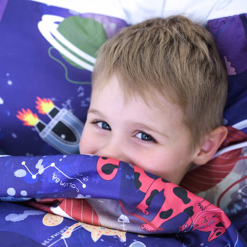 Almohada de salud con diseño del espacio para niños
