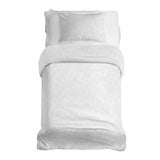 Set de ropa de cama con mantas terapéuticas blancas con delicadas estrellas