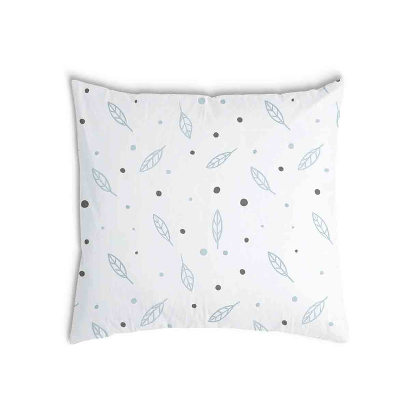Almohada de salud blanca con plumas y puntos