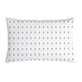 Almohada de salud blanca con anillos de compromiso