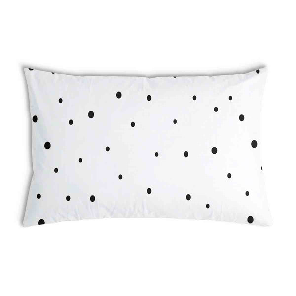 Almohada de salud blanca con puntos dispersos