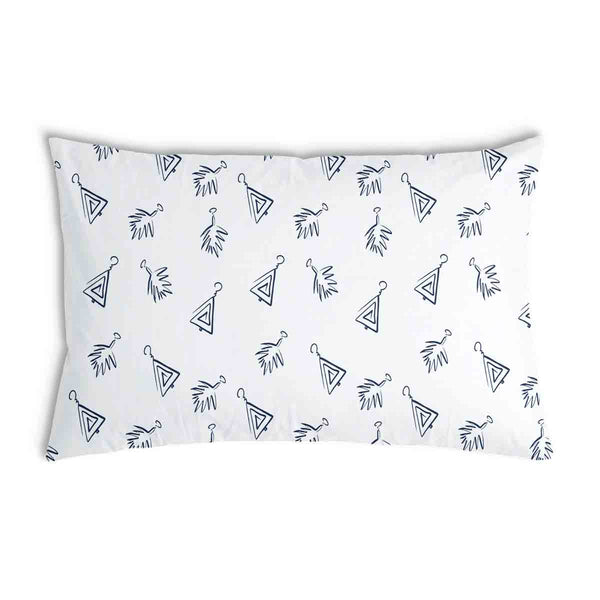 Almohada de salud blanca con pendientes bohemios