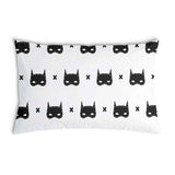 Almohada de salud blanca con máscara de gato
